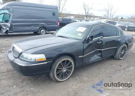2006 Lincoln Town Car из США, поврежденный, VIN 1LNHM82V66Y632280